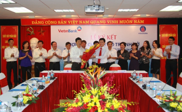 Những khách hàng đầu tiên của Viglacera được hưởng ưu đãi từ gói tín dụng 30,000 tỷ hỗ trợ phát triển nhà ở theo Nghị quyết số 02/NQ-CP của Chính Phủ.